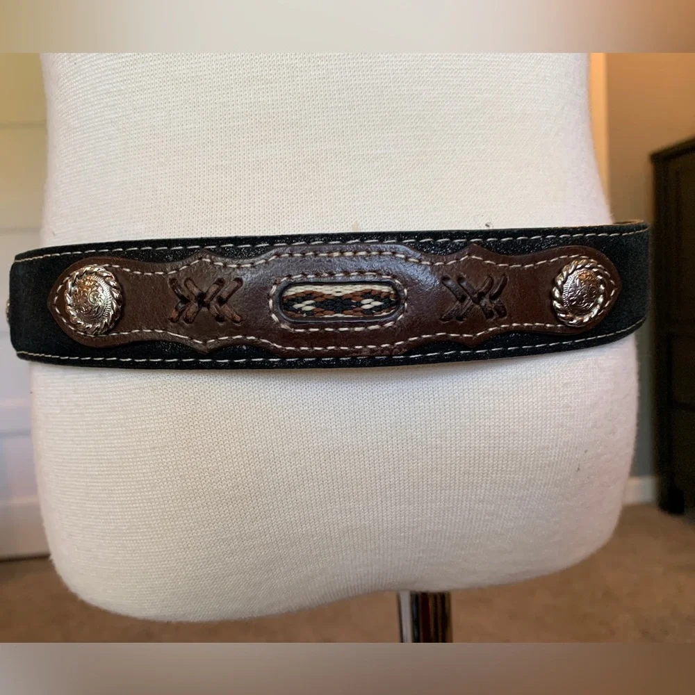 Nacona Belt Company leather western child’s belt leather 25 inches, buckle 3 1/4